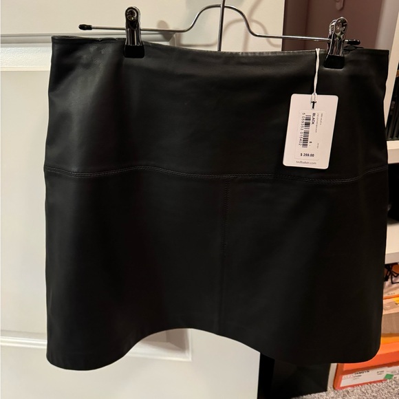 Gorgeous Ted Baker soft leather mini skirt - Picture 1 of 2